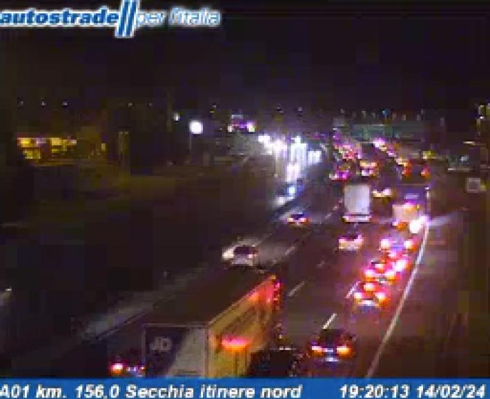 A1, scontro fra due camion e un'auto: 9 chilometri di coda fra Modena Nord e Reggio Emilia