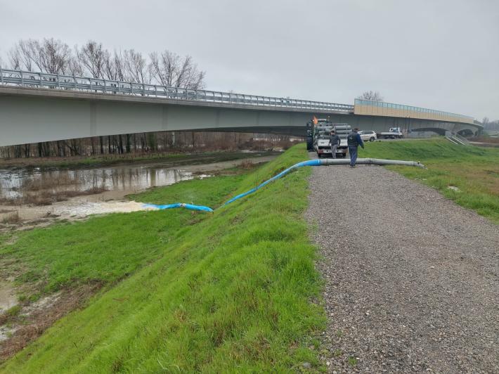 Squadre del consorzio di bonifica parmense in azione a Sorbolo Mezzani, Fontanellato e Sissa Trecasali