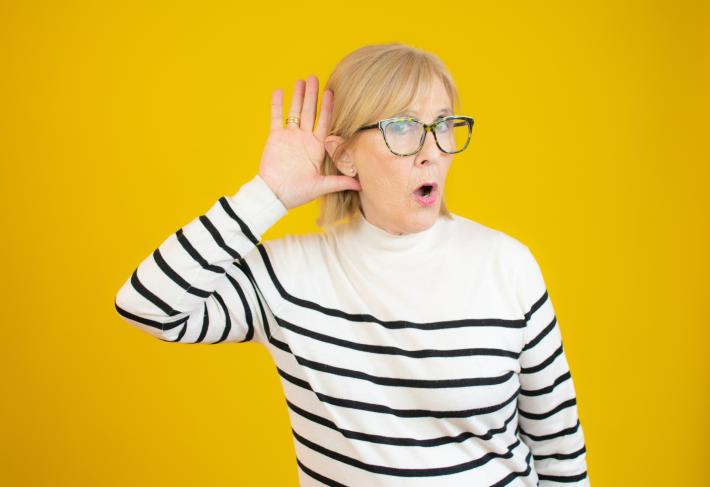 Arriva l'occhiale per l'udito:  ci aiuter&agrave; a sentire meglio