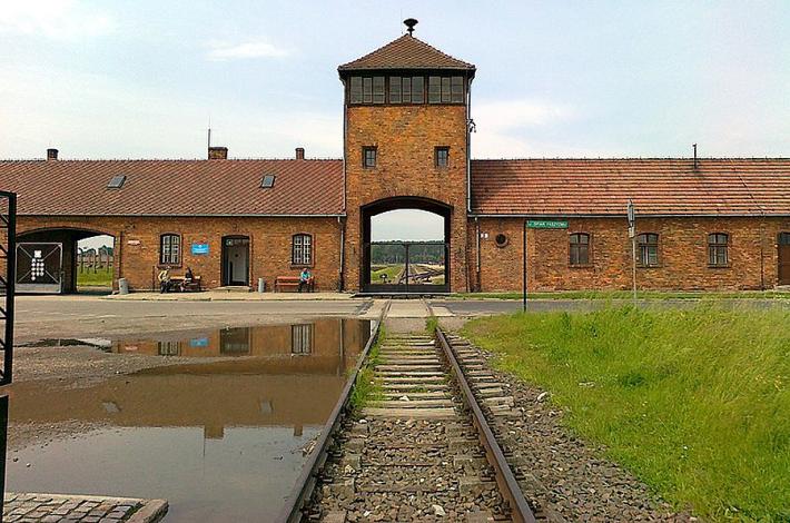 Studente ruba un cimelio da Birkenau, interviene la Polizia
