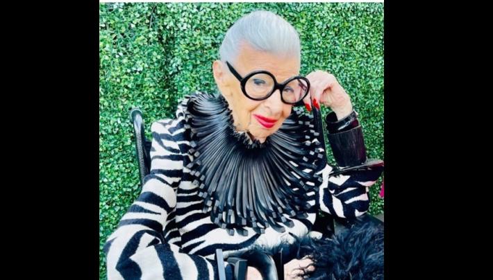 Morta a 102 anni Iris Apfel, eccentrica icona della moda newyorkese
