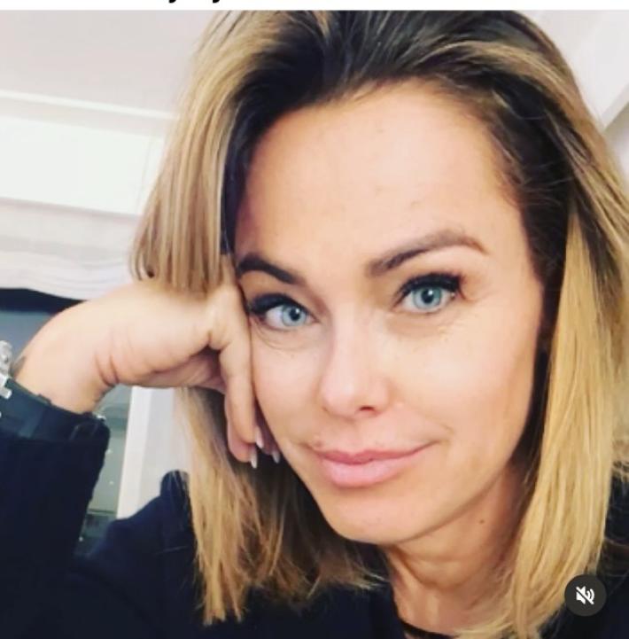 Rapinata Sonia Bruganelli, ex moglie di Bonolis, strappato l'orologio dal polso 