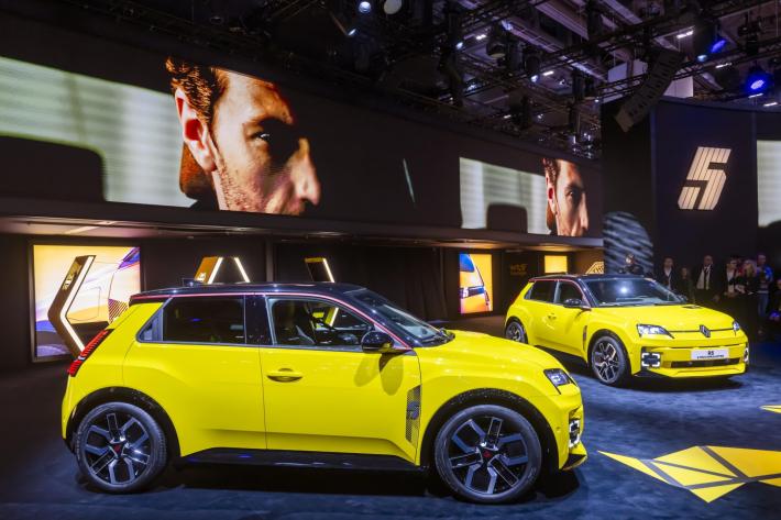 Renault, il ritorno della R5. Questa volta &egrave; elettrica
