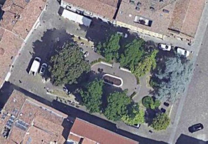 Ferrara, la notte brava di una 103enne: guidava in piena notte con la patente scaduta e senza assicurazione