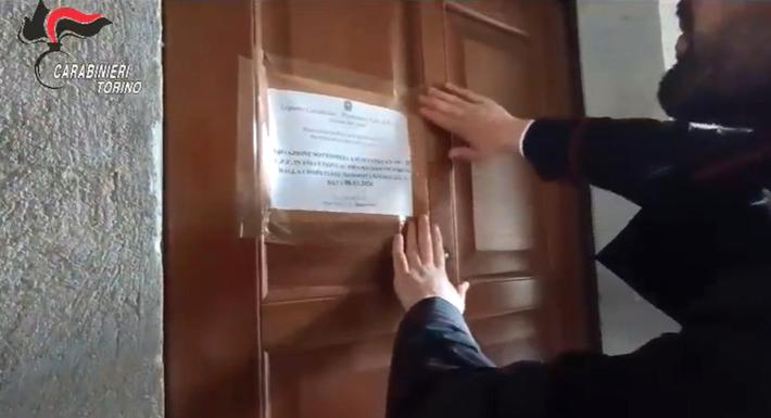 Torino, muore durante un esorcismo: tre persone fermate dai carabinieri