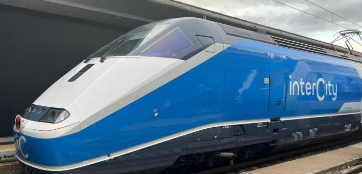 E l&rsquo;Intercity si tinge d&rsquo;azzurro. Non pi&ugrave; prima e seconda classe ma livelli &laquo;plus&raquo; e &laquo;easy&raquo;