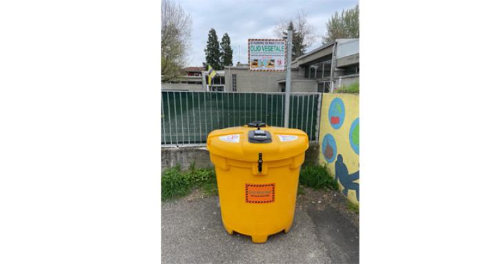 Cinque nuovi contenitori stradali per il conferimento degli oli vegetali usati