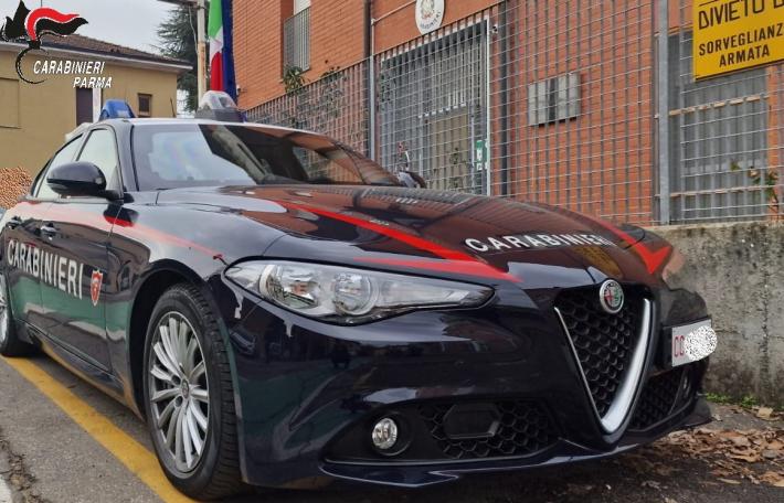 Incastrati da una bicicletta: rubano il bancomat di un condomino e prelevano soldi, denunciata una coppia