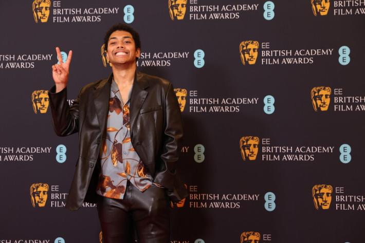 L'attore britannico Chance Perdomo morto in un incidente in moto. Aveva 27 anni