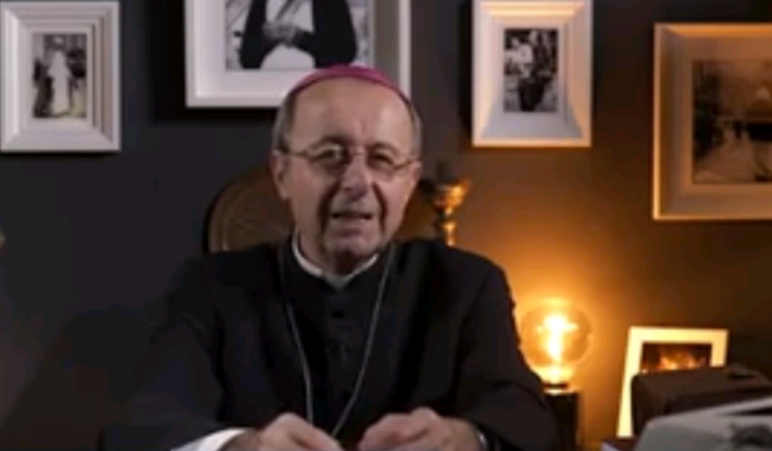 Gli auguri del vescovo Solmi: 