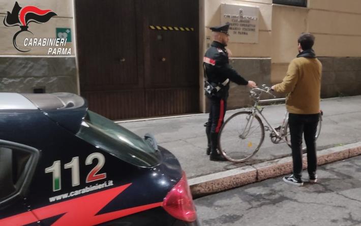 Parma: gli rubano la bici, recuperata dai carabinieri. 18enne denunciato.
