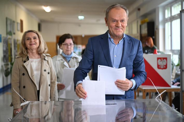 Polonia, l'alleanza del premier Tusk  vince le elezioni amministrative 