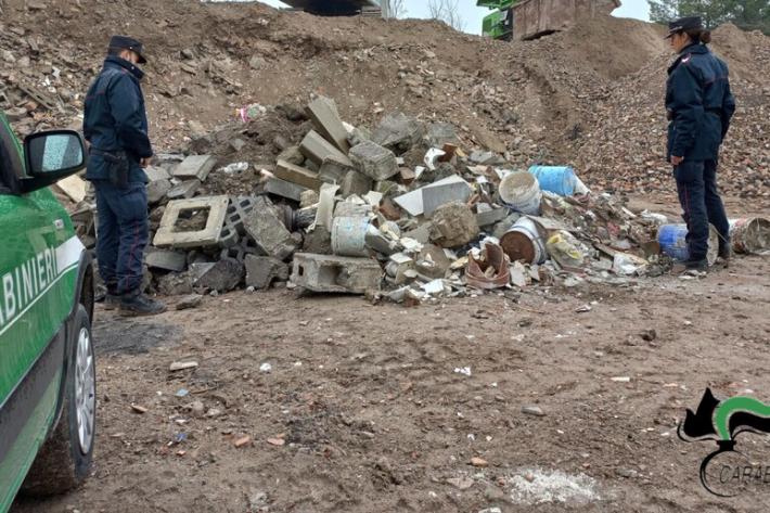 Analisi falsificate per nascondere amianto, cinque indagati