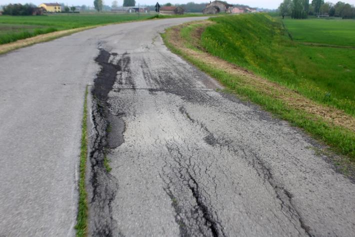 Disastrosa situazione su argine maestro del Po