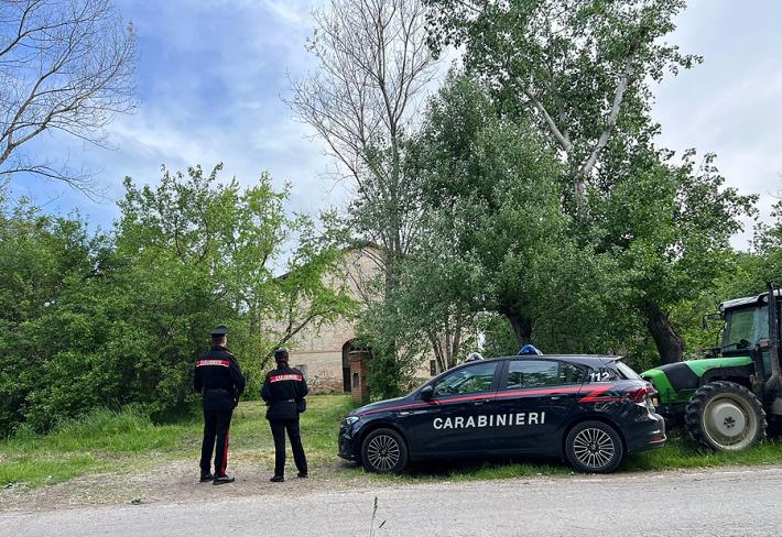 Sette cittadini extracomunitari occupano abusivamente tre casolari: denunciati