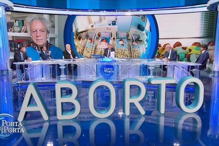 Porta a Porta, si parla di aborto, in studio solo uomini: scoppia la bufera. La Rai scrive a Vespa. La replica della trasmissione: "Le donne invitate tutte indisponibili"