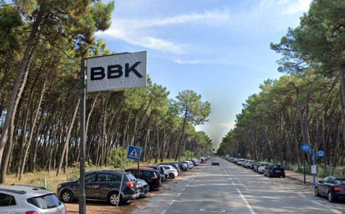 A fuoco il magazzino di uno stabilimento balneare nel Ravennate