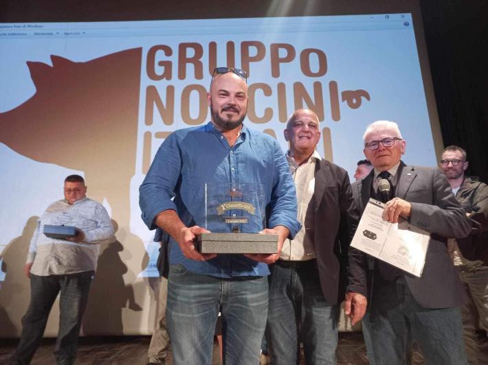 Il salame pi&ugrave; buono d'Italia &egrave; parmigiano: a Provaglio trionfo di Manuel Del Grano