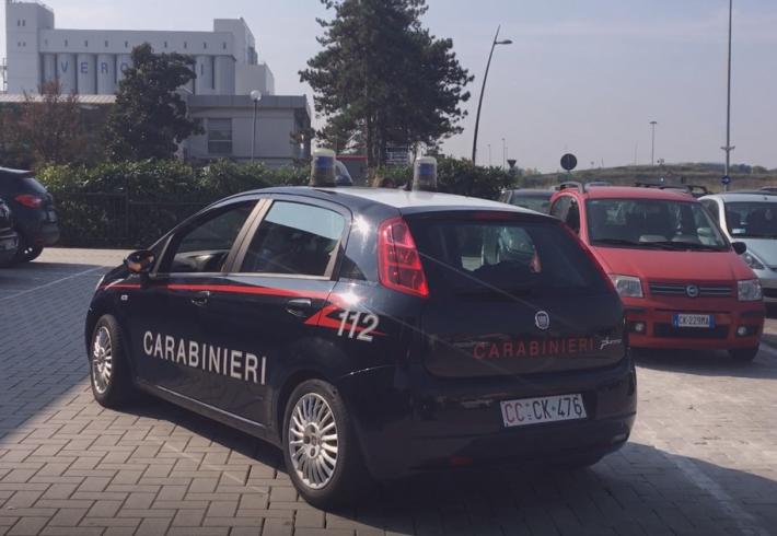 Il cassiere delle Poste salva un'anziana da una truffa