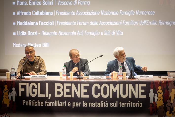 &laquo;Fare figli in Italia &egrave; un lusso: servono politiche famigliari&raquo;