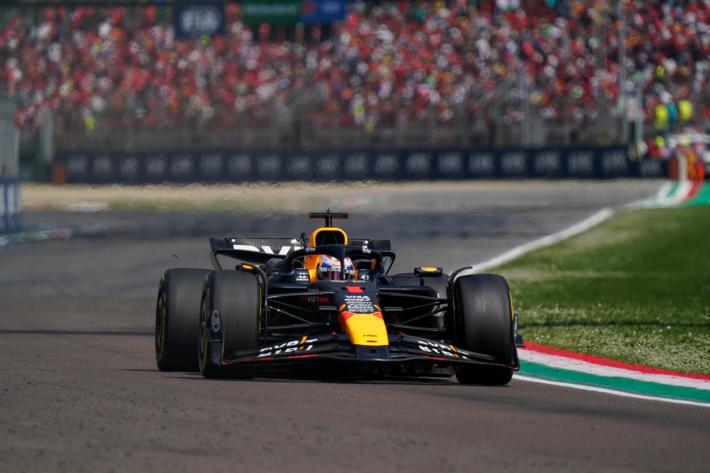 Verstappen vince il Gp di Imola, terzo Leclerc