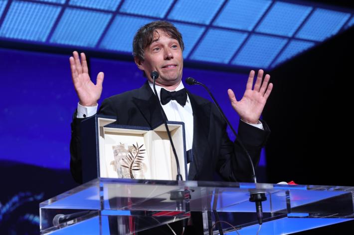 Cannes, "Anora" di Sean Baker a sorpresa vince la Palma d'Oro. Sorrentino e Coppola a mani vuote