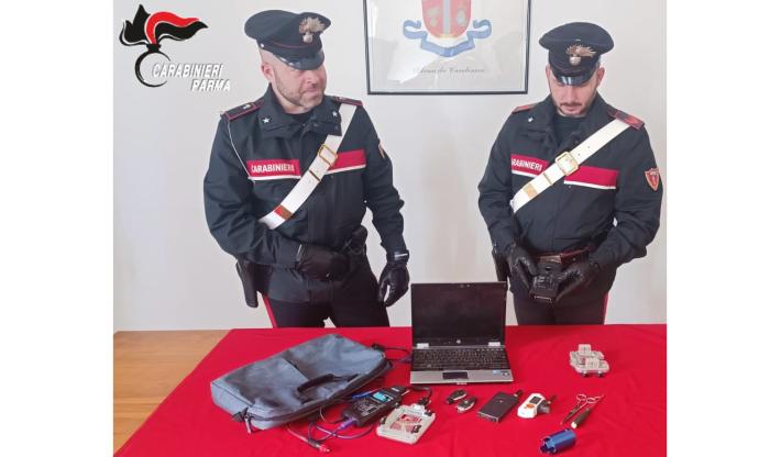 Due arresti tentato furto furgone