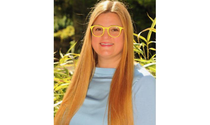 Elena Conti replica  sui servizi scolastici 