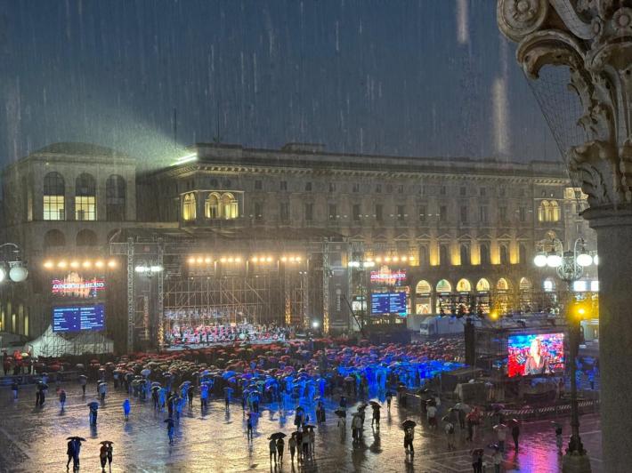 Nubifragio a Milano: la Scala costretta ad annullare il concerto della Filarmonica in Piazza Duomo
