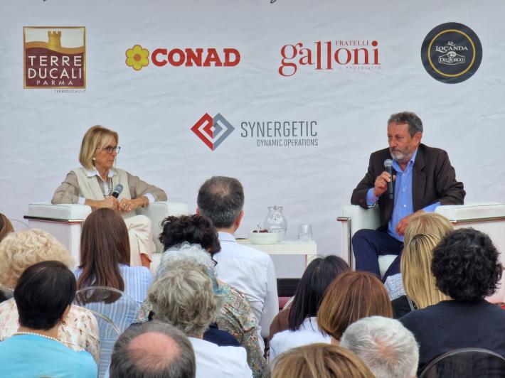 Serra meno satirico &laquo;Capisco i ragazzi derubati del futuro&raquo;