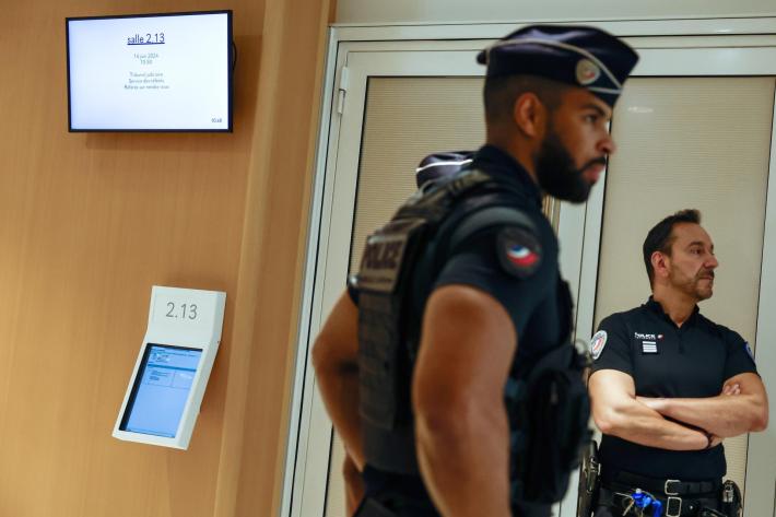 Francia, una 12enne denuncia: violentata perch&eacute; ebrea