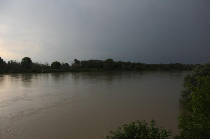 Piena Po e stasera si ricorda sul fiume il pensionato disperso