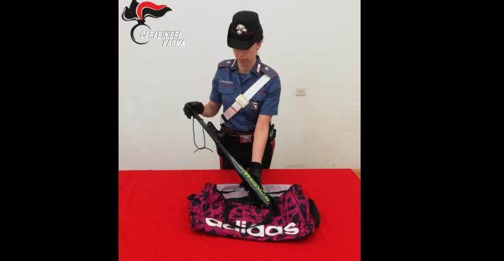 Lite in via Sidoli, giovane colpito con una mazza da baseball: denunciato un 20enne