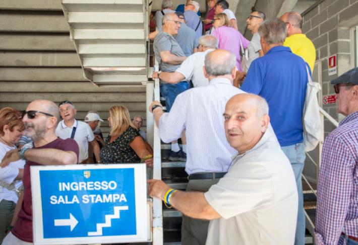 Campagna abbonamenti, continua l'entusiamo crociato anche in mattinata: si va verso "quota 2000"