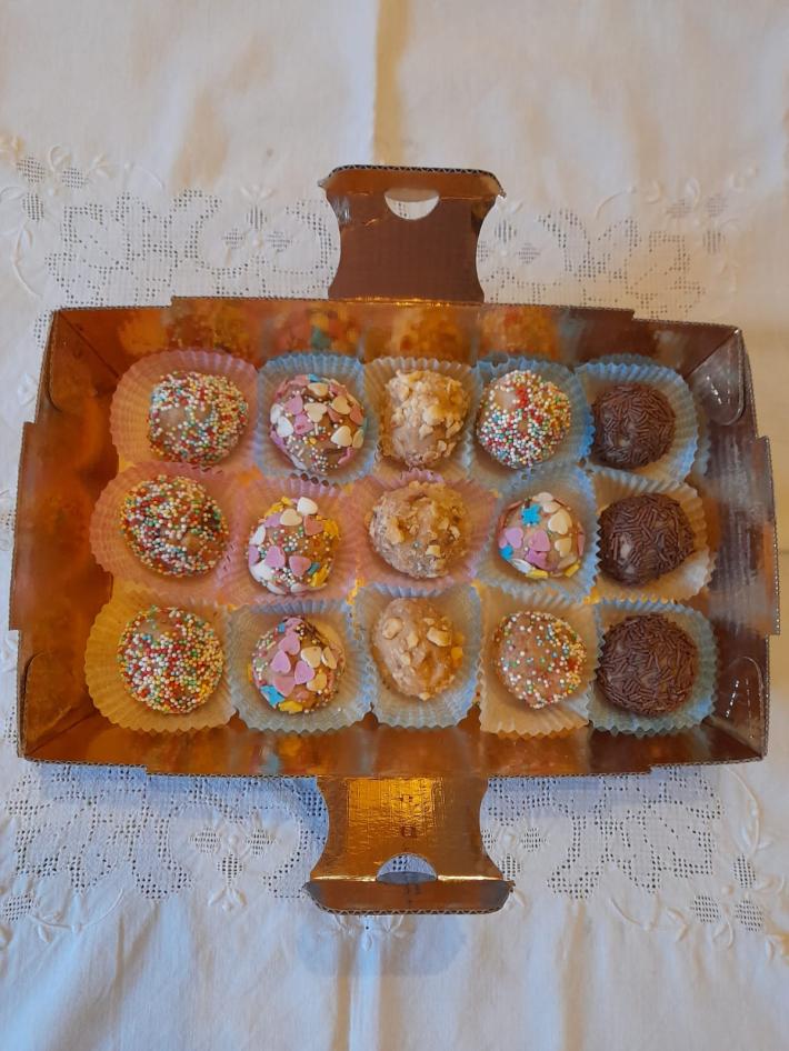 Irresistibili tartufini al caff&egrave; . Dolci facili e veloci da preparare adatti in qualsiasi occasione