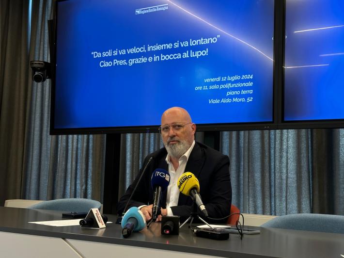 Regione, il presidente Stefano Bonaccini firma le dimissioni. La vicepresidente Irene Priolo subentra fino alle elezioni