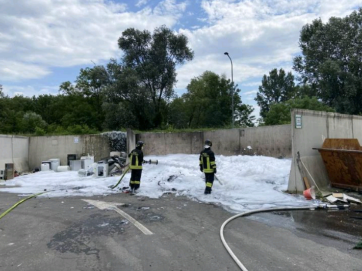 Sorbolo, domato l'incendio alla stazione ecologica