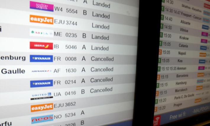 Guasti informatici segnalati in tutto il mondo, aeroporti nel caos