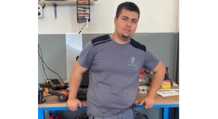 Muore folgorato a 19 anni