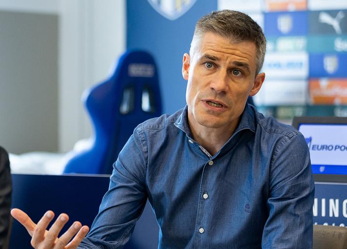 Divorzio Krause cambia ancora: via Vaeyens, e ora? Valenti nel mirino del Bari Begic tra Frosinone e Cesena