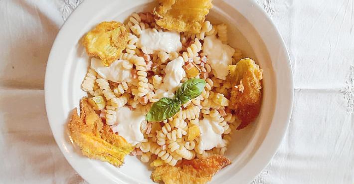 Fusilli con  zucchine e prosciutto  