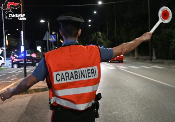 Parma: non si ferma all&rsquo;alte dei carabinieri e semina il panico per le strade della citta&rsquo;. positivo all&rsquo;alcol test. Denunciato 35enne italiano.