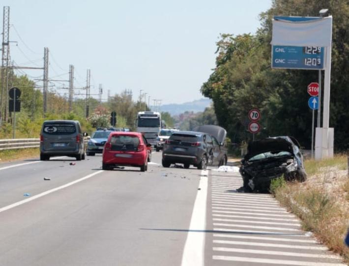 Morti due ciclisti investiti da un'auto guidata da un neopatentato