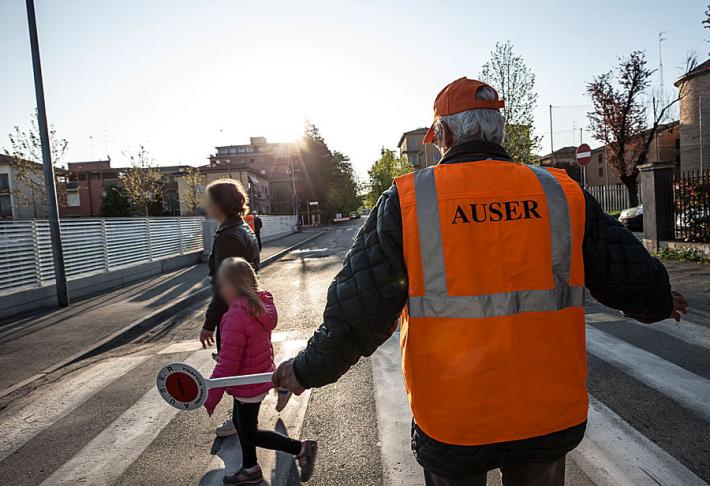 L'appello Auser: &laquo;Servono nuovi nonni vigili per gli studenti&raquo;