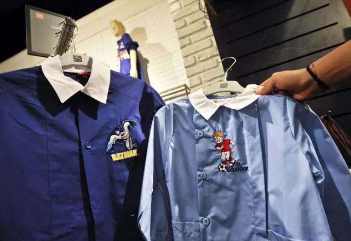 Nel Salento grembiule verde per gli alunni di una scuola d'infanzia: "no a stereotipi genere". Scoppia la polemica