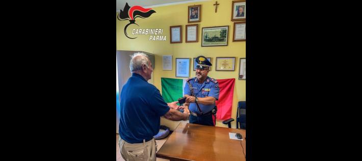 83enne entra in tabaccheria e viene derubato del portafogli: denunciato 64enne