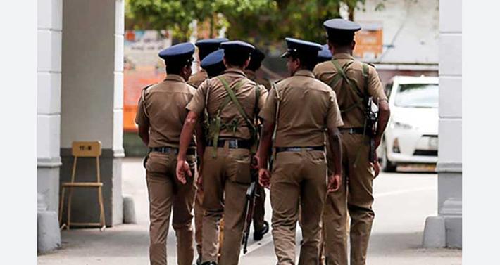 Rubano farfalle in Sri Lanka, padre e figlio arrestati