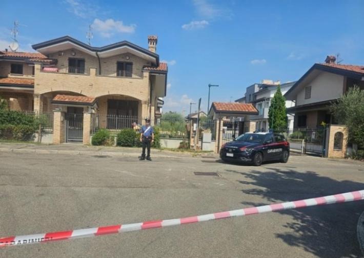 Bambina chiama il 112: "Il pap&agrave; sta picchiando la mamma", arrestato