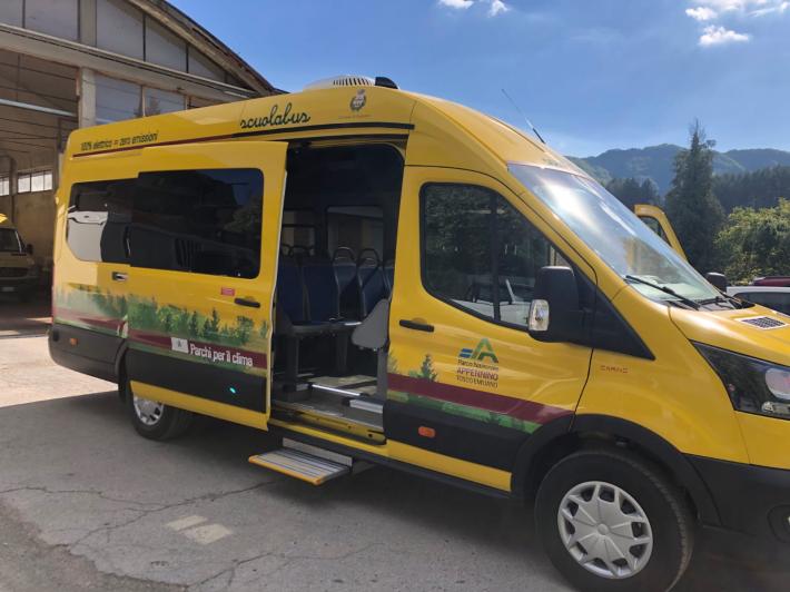 Scuole, a Bagnone e Monchio delle Corti gli scuolabus elettrici del Parco nazionale dell&rsquo;Appennino tosco-emiliano