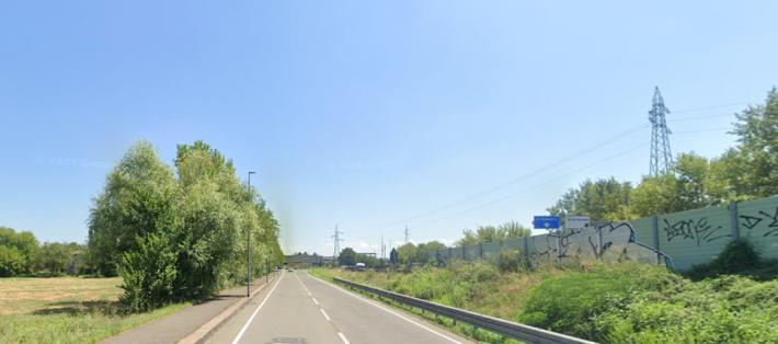 Auto contro un palo in via Caboto: un ferito grave